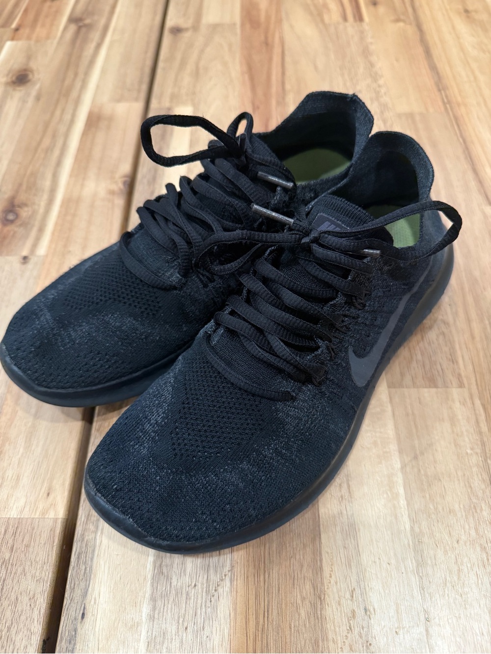Black Men's free runs Knit Running Sneakers - Nike